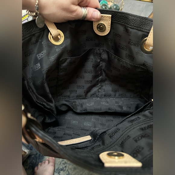 Michael Kors Jet Set Women's Tote Black Pebble Grain Leather Purse - Picture 15 of 16